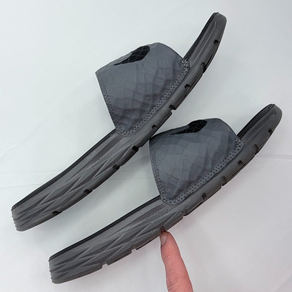 Nike Benassi Solarsoft Slides Mens 8 US Sandals Grey Black  Comfort 705474-090 - Picture 6 of 8